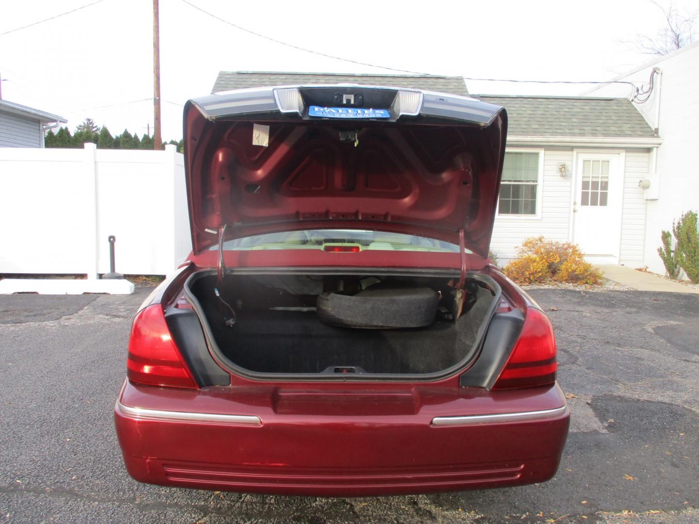 2009 MAROON Mercury Grand Marquis (2MEHM75V09X) , AUTOMATIC transmission, located at 540a Delsea Drive, Sewell, NJ, 08080, (856) 589-6888, 39.752560, -75.111206 - Photo#21